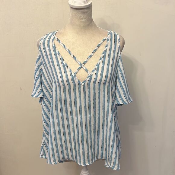 Lush blue white striped cold shoulder V neck blouse Size M EUC - Picture 2 of 8